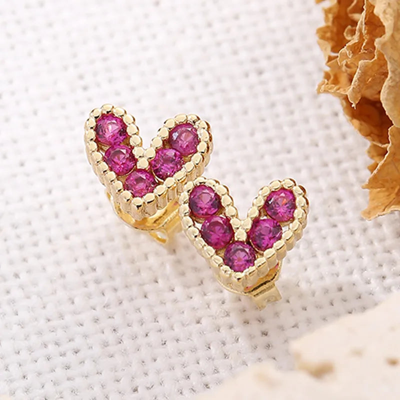 Aretes de corazón relleno de zirconia
