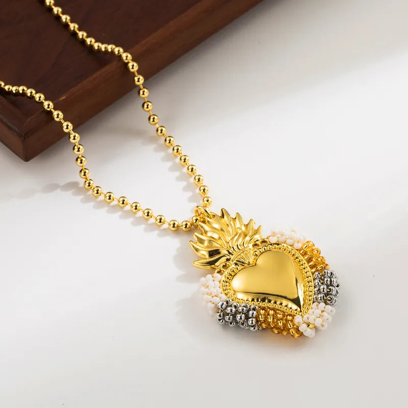 Collar corazón chaquira