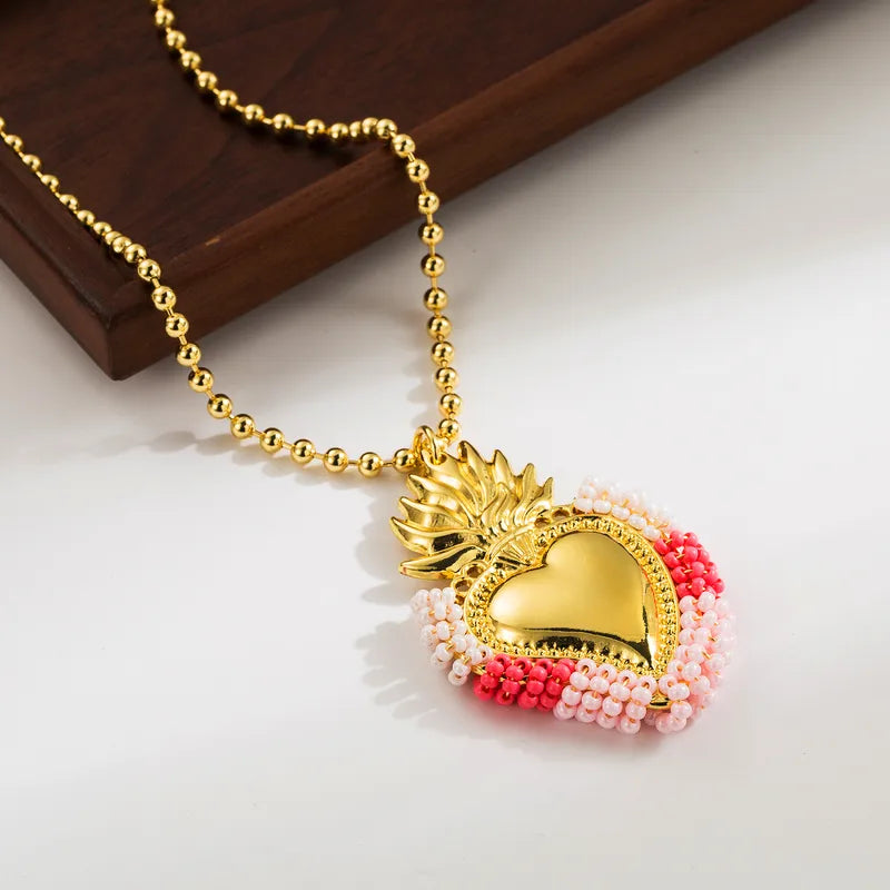 Collar corazón chaquira