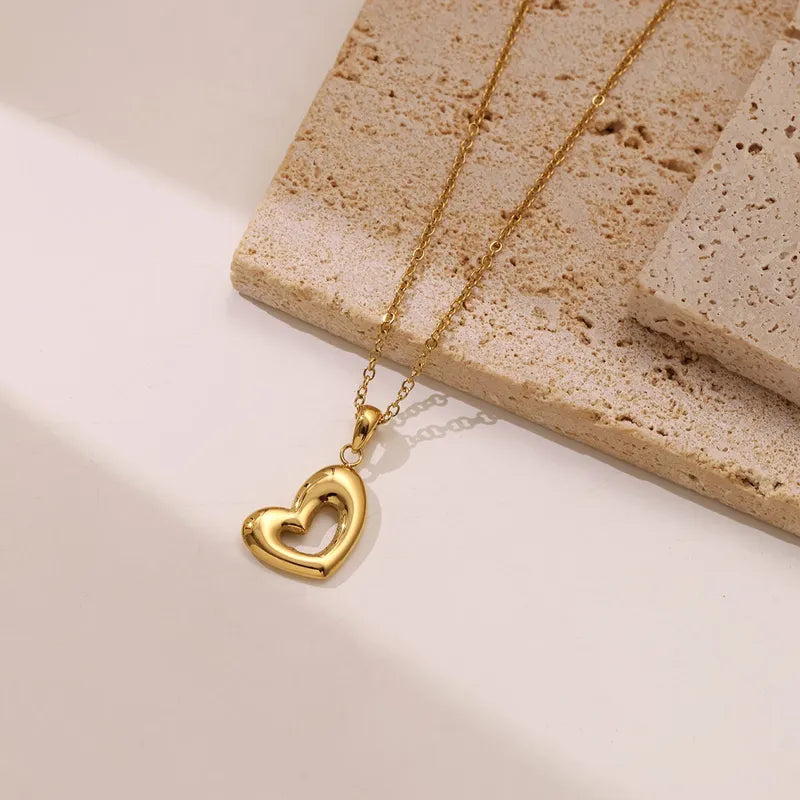 Collar corazón asimetrico
